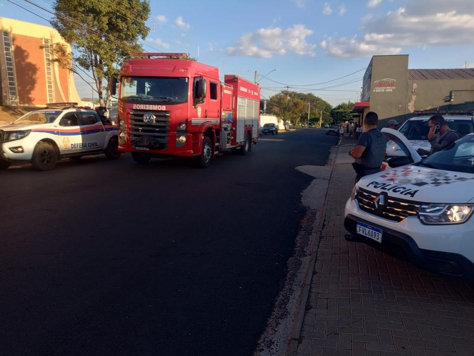 Foto 3 de 7 — Incêndio atinge parte de escritório administrativo de igreja em Américo